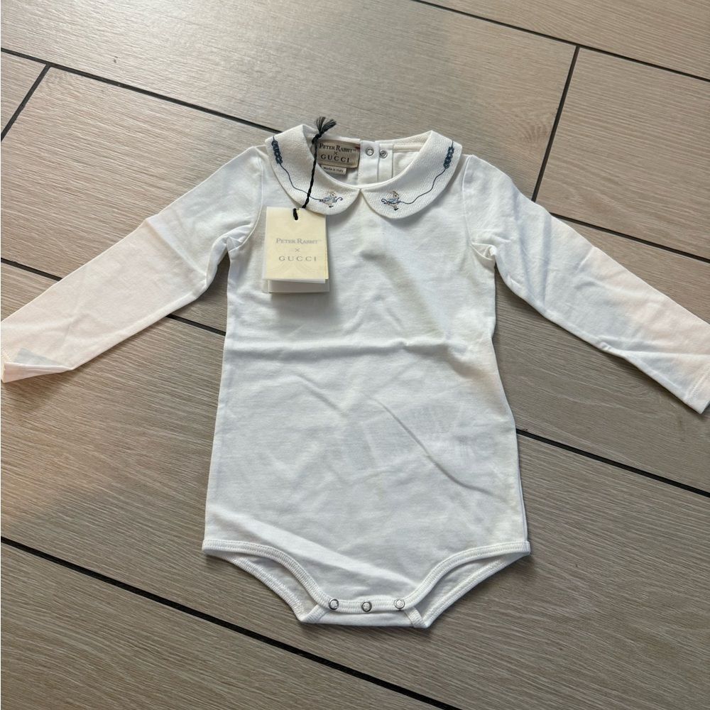 Gucci x Peter Rabbit Baby Bodysuit • 9–12M • White • NWT